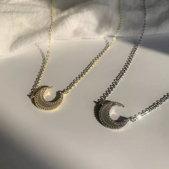 NEW 14k Gold Sea Shell Crescent Moon Necklace π - Picture 3 of 16